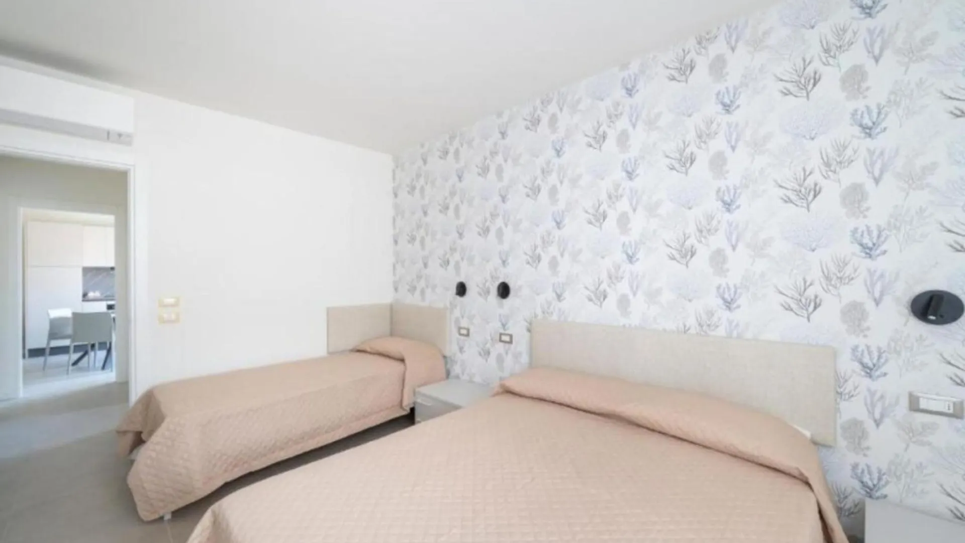Newly Renovated Modern Two Room Apartment Bibione
