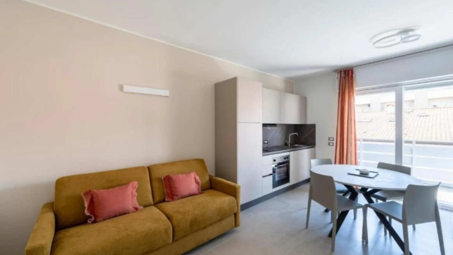 Newly Renovated Modern Two Room Apartment Bibione
